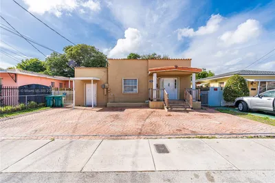 536 NW 25th Ave 1