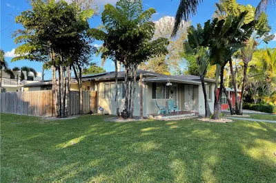 101 NE 16th Ct 1