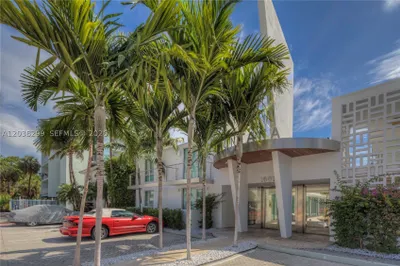 1601 West Ave #212 1