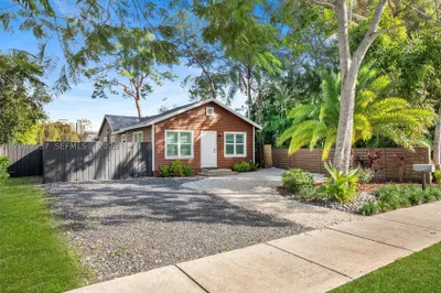 230 SW 12th Ave 0 1