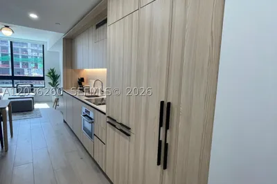 225 N Miami Ave #805 1