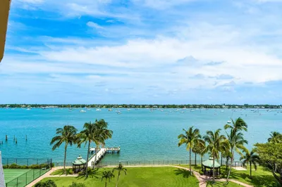 5200 N Flagler Drive #704 1
