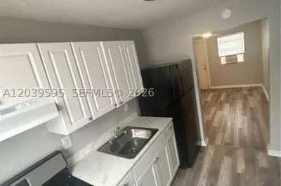 161 NW 15th St #3 1