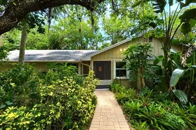 255 SW Salerno Road 1