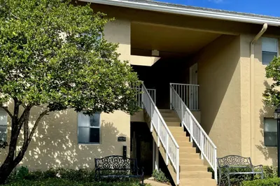 3822 N University Drive 1