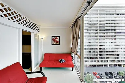 floor to ceiling window