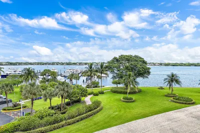136 Lakeshore Drive #511 1