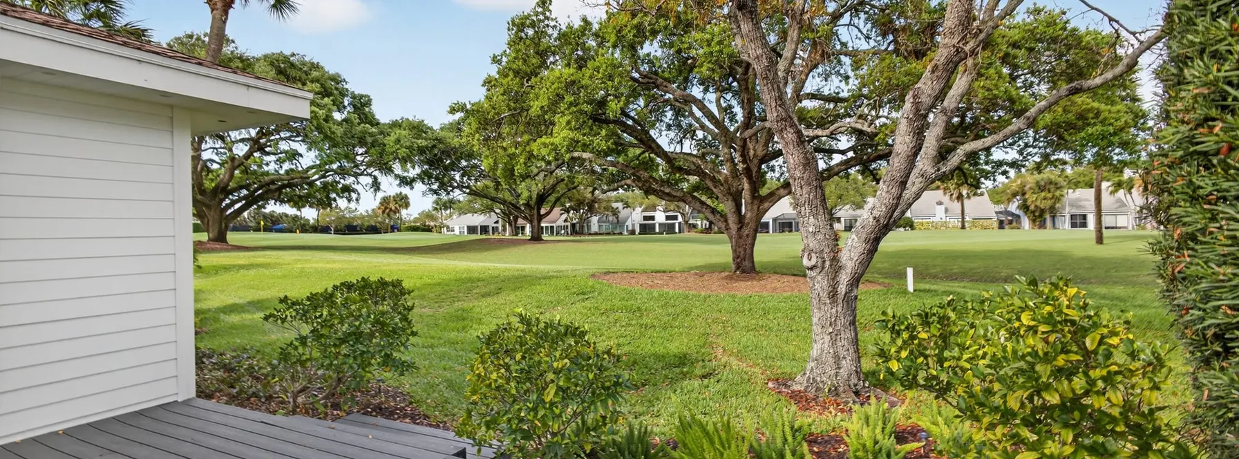 Just Listed | 17085 Bay Street