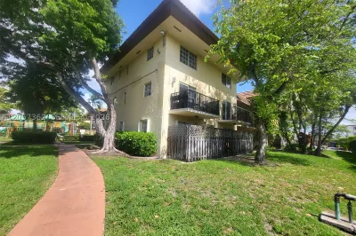 8500 SW 109 Av #6-201 1
