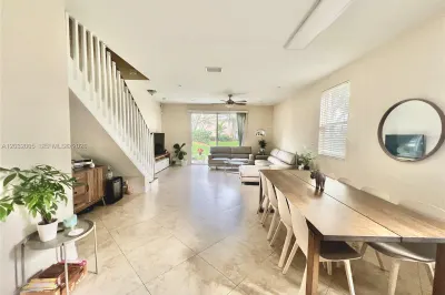 2176 Salerno Cir 1