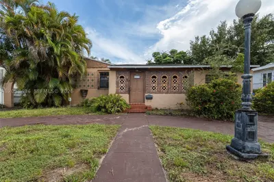 4070 NW 6th St 1
