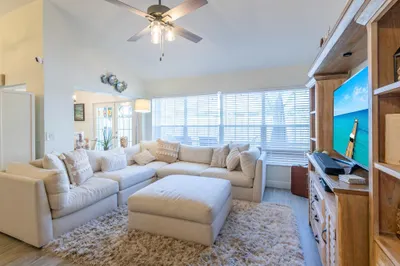101 Palomino Drive 1