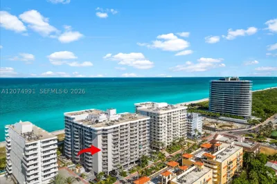 8877 Collins Ave #704 1