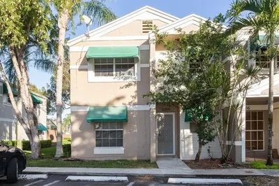 5200 Lake Loop Road 1