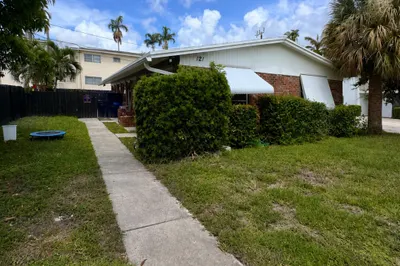 121 Cleveland Street #3 1