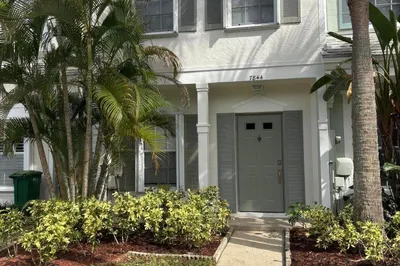 7844 Dixie Beach Circle 1