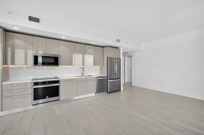 2000 Metropica Way #1610 1