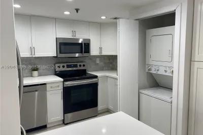 911 E Ponce De Leon Blvd #301 1