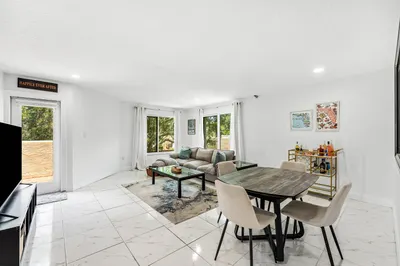 6614 Villa Sonrisa Drive #123 1