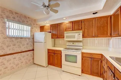 8735 RAMBLEWOOD Drive #212 1