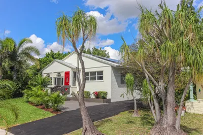 127 Greenbriar Drive 1