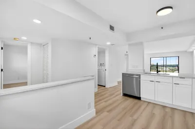 6866 Huntington Lane #707 1