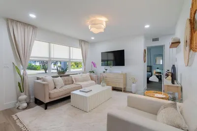246 NE 14th Street 1
