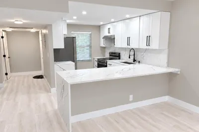 3900 Oaks Clubhouse Drive #101 1