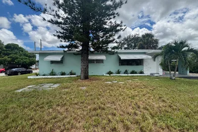 1700 NW 5th Street 1
