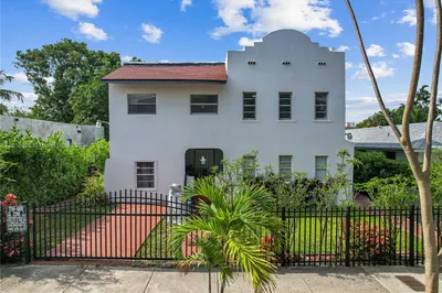 1924 SW 9th St 1