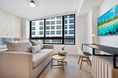 225 N Miami Ave #806 1