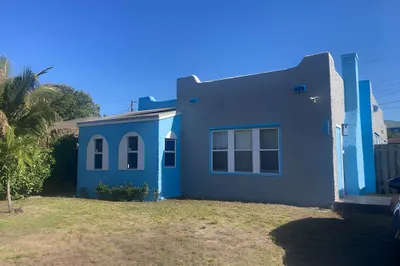 0-front_house