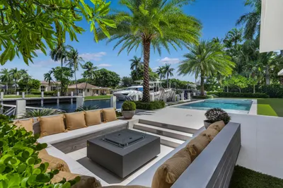 2423 Castilla Isle 1