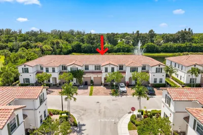 4585 Tara Cove Way 1