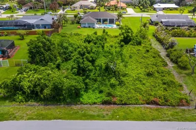 2012 SE Giffen Avenue 1