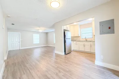 3082 Swain Boulevard 1