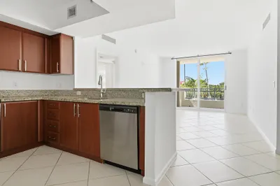 403 S Sapodilla Avenue #218 1