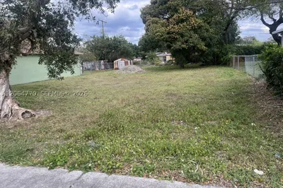 636 NW 12th Ave 1