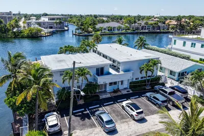 1705 N Riverside Dr #2 1