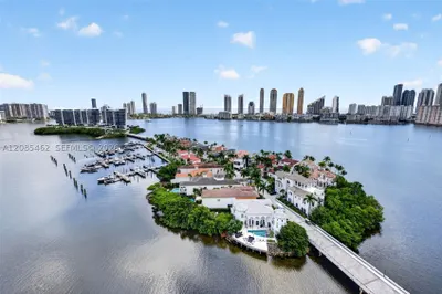 6000 Island Blvd #2104 1
