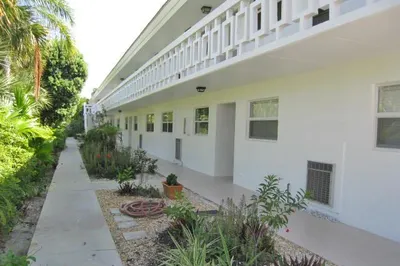 91 Willow Road #101 1