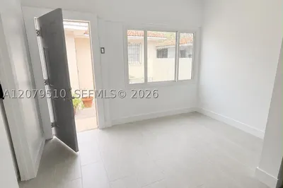 1154 NW 34th Ave #1 1
