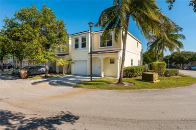 1001 SW 15th St 1