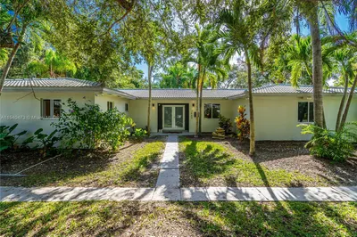 7460 SW 164th St 1