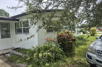 2381 NW 174th Ter 0 1
