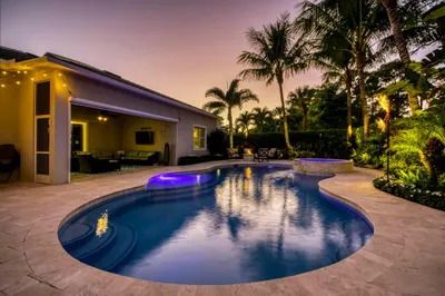 Custom Saltwater Pool, Spa & Firepit