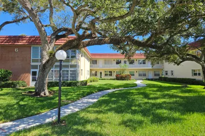 6 VISTA PALM Lane #103 1