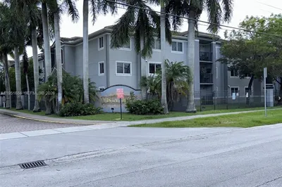 Vista Trace entrance