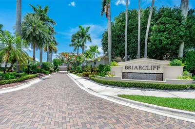4167 NW Briarcliff Cir 1