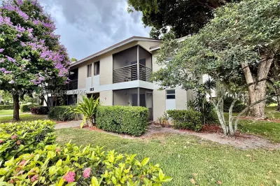 114 Gardens Dr #104 1